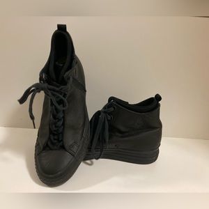 Converse Chuck Taylor All Stars high tops black leather size 7.5